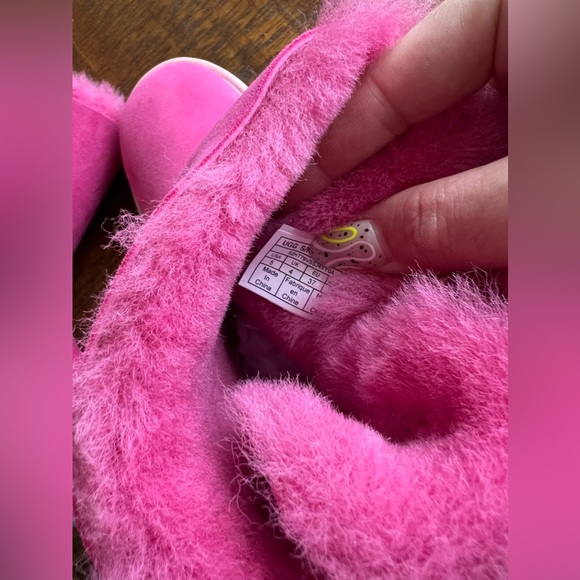 ✨SALE✨  Ugg pink bow boots ✨SALE✨ - Picture 7 of 7